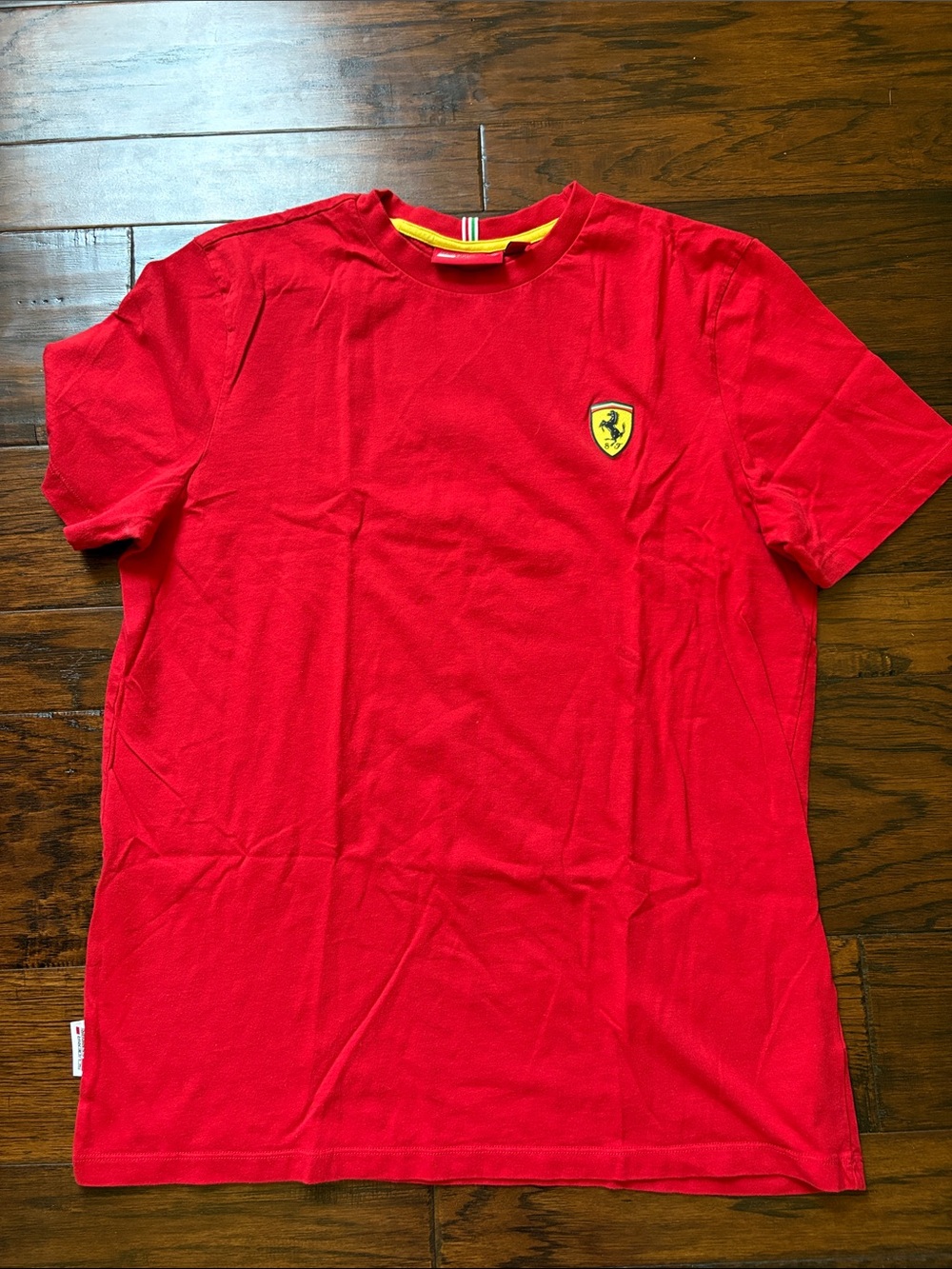 Ferrari red tshirt size L
